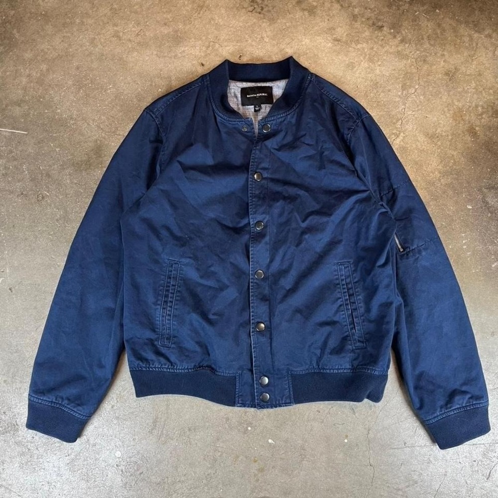 Navy blue banana republic bomber jacket with zipper pockets Size men's large